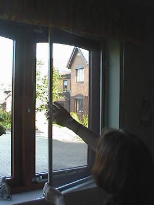 hingedscreen.jpg